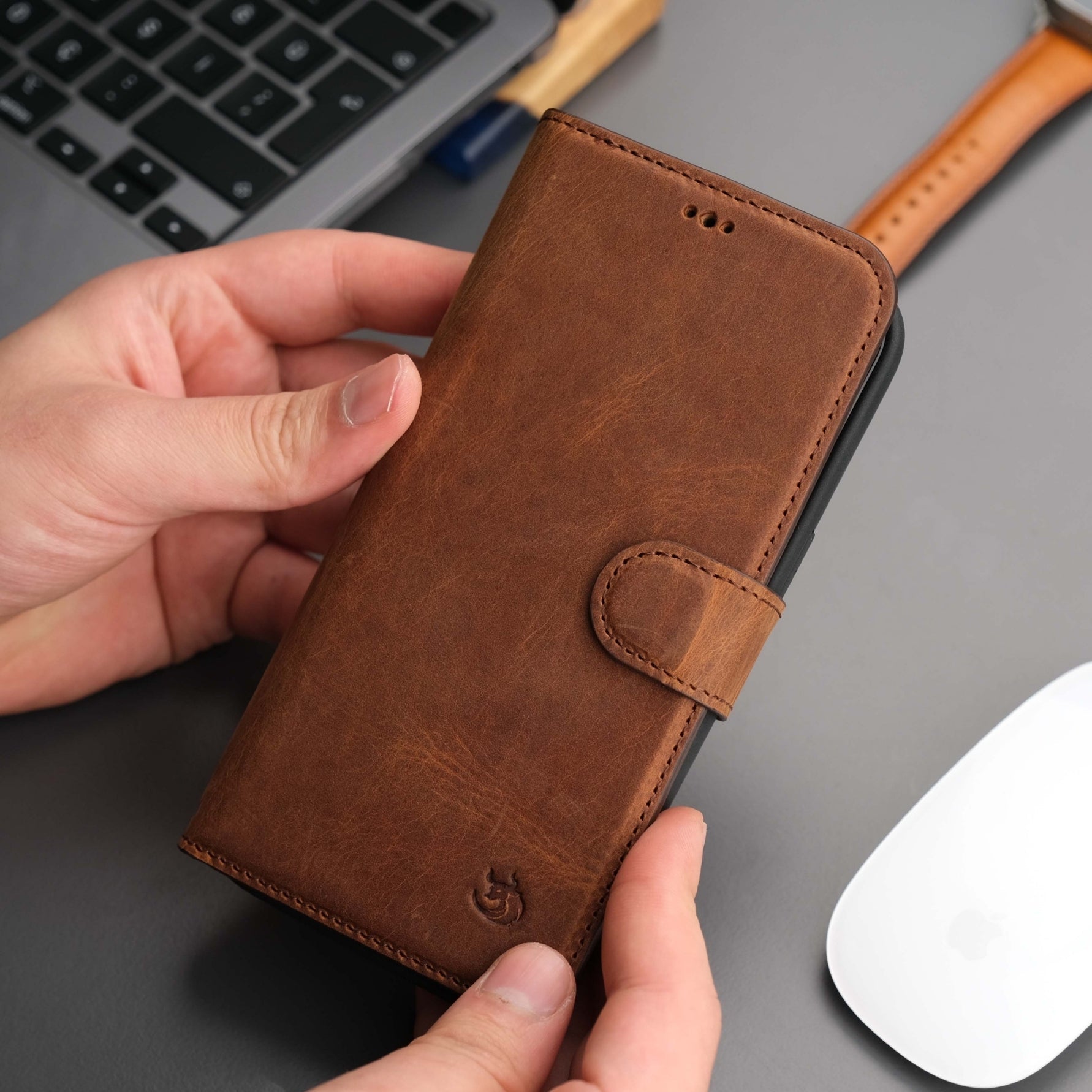 Casper Leather iPhone 14 Pro Max Wallet Case | MagSafe - Smart Gadgets